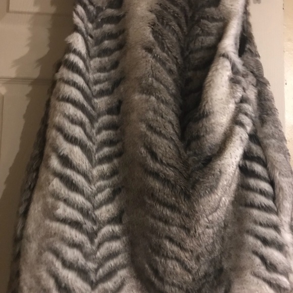 Vest - Picture 4 of 4